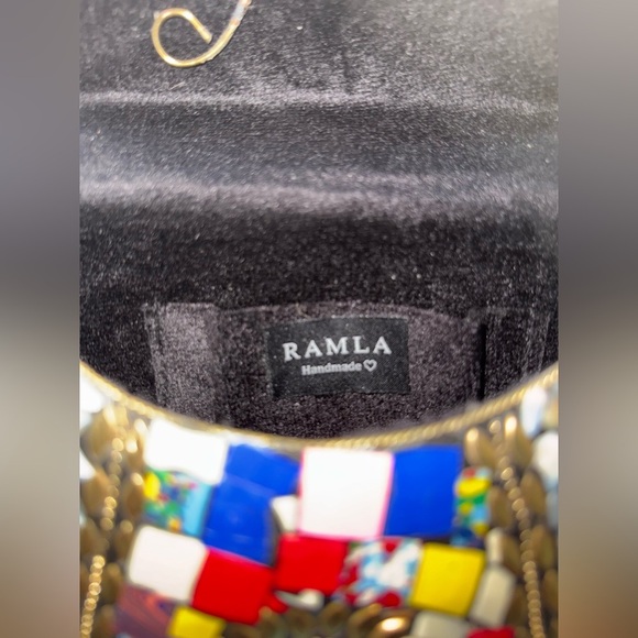 🆕 Ramla Artistic Multi - Color Mosaic Crossbody Bag with Gold Accents - Picture 14 of 15